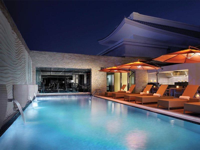 Asiana Hotel Дубай Экстерьер фото The swimming pool at the hotel