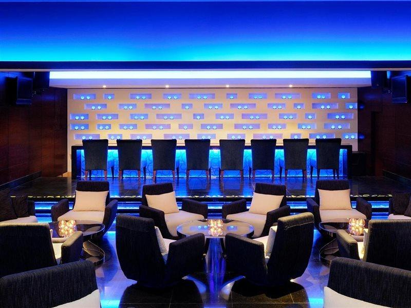 Asiana Hotel Дубай Экстерьер фото The interior of the nightclub