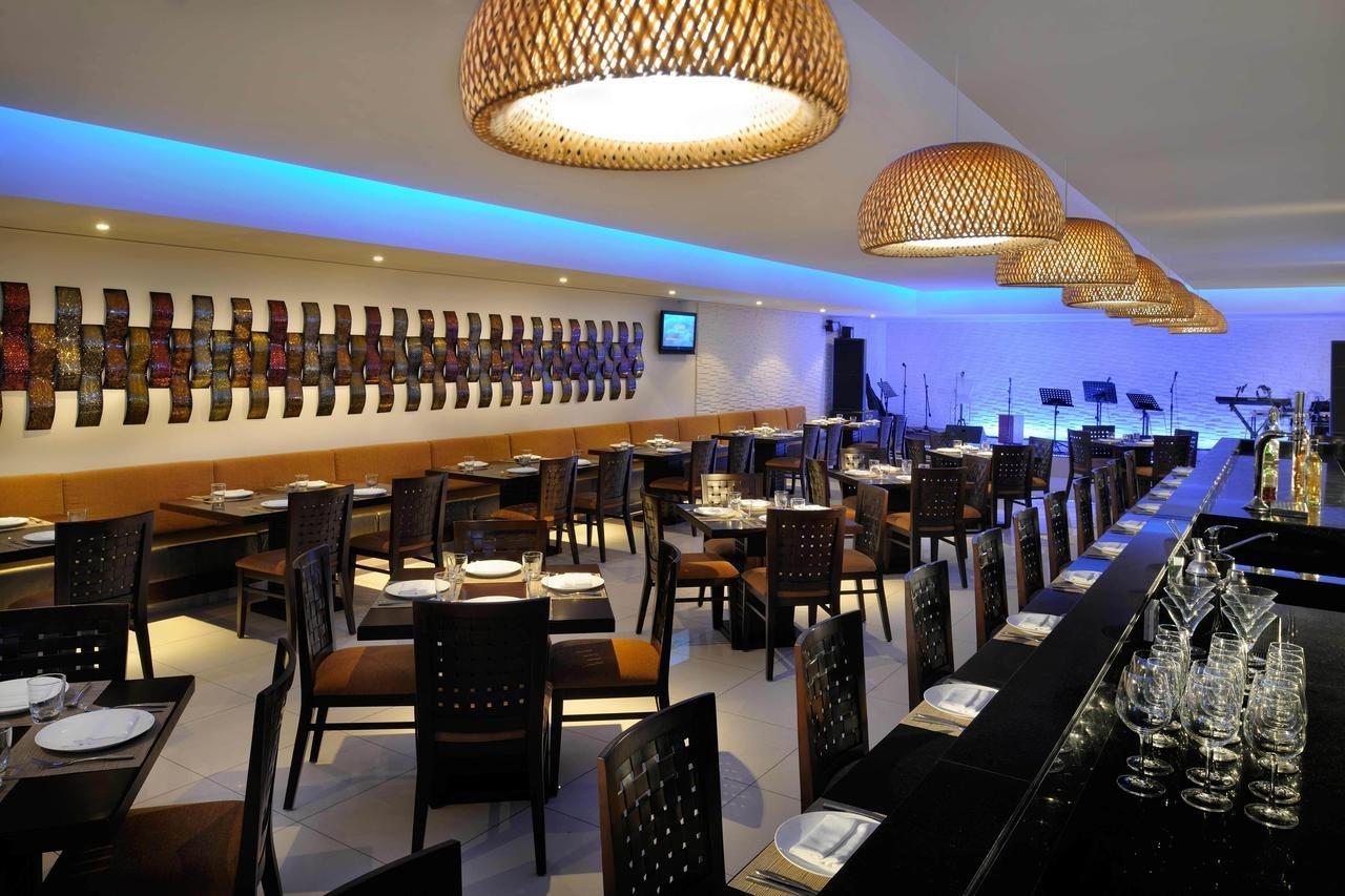Asiana Hotel Дубай Экстерьер фото The interior of the restaurant