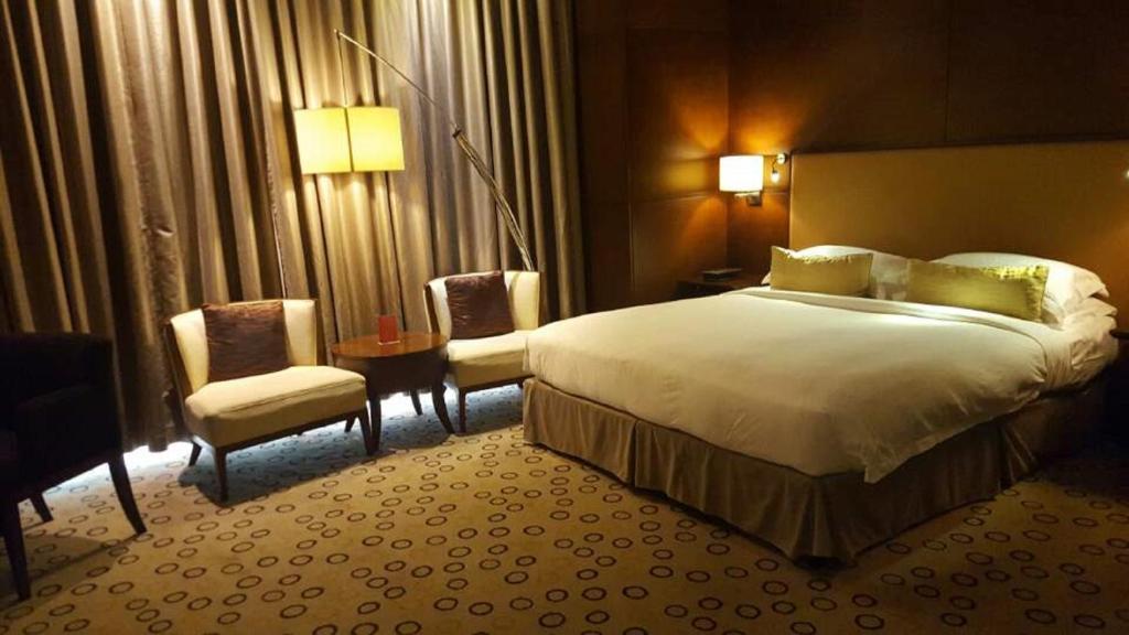 Asiana Hotel Дубай Экстерьер фото A room at the hotel