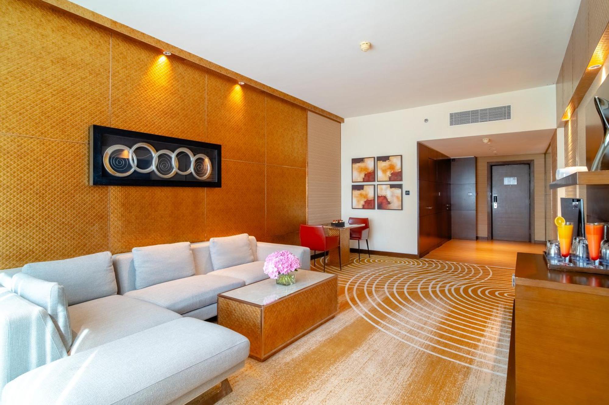 Asiana Hotel Дубай Экстерьер фото A suite at the hotel