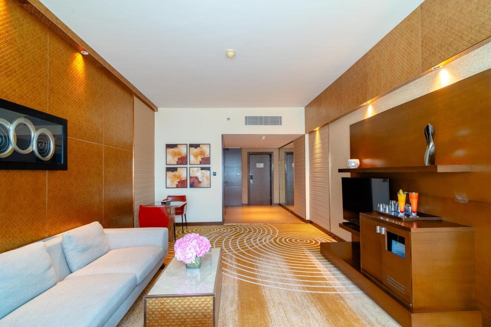 Asiana Hotel Дубай Экстерьер фото A suite at the hotel