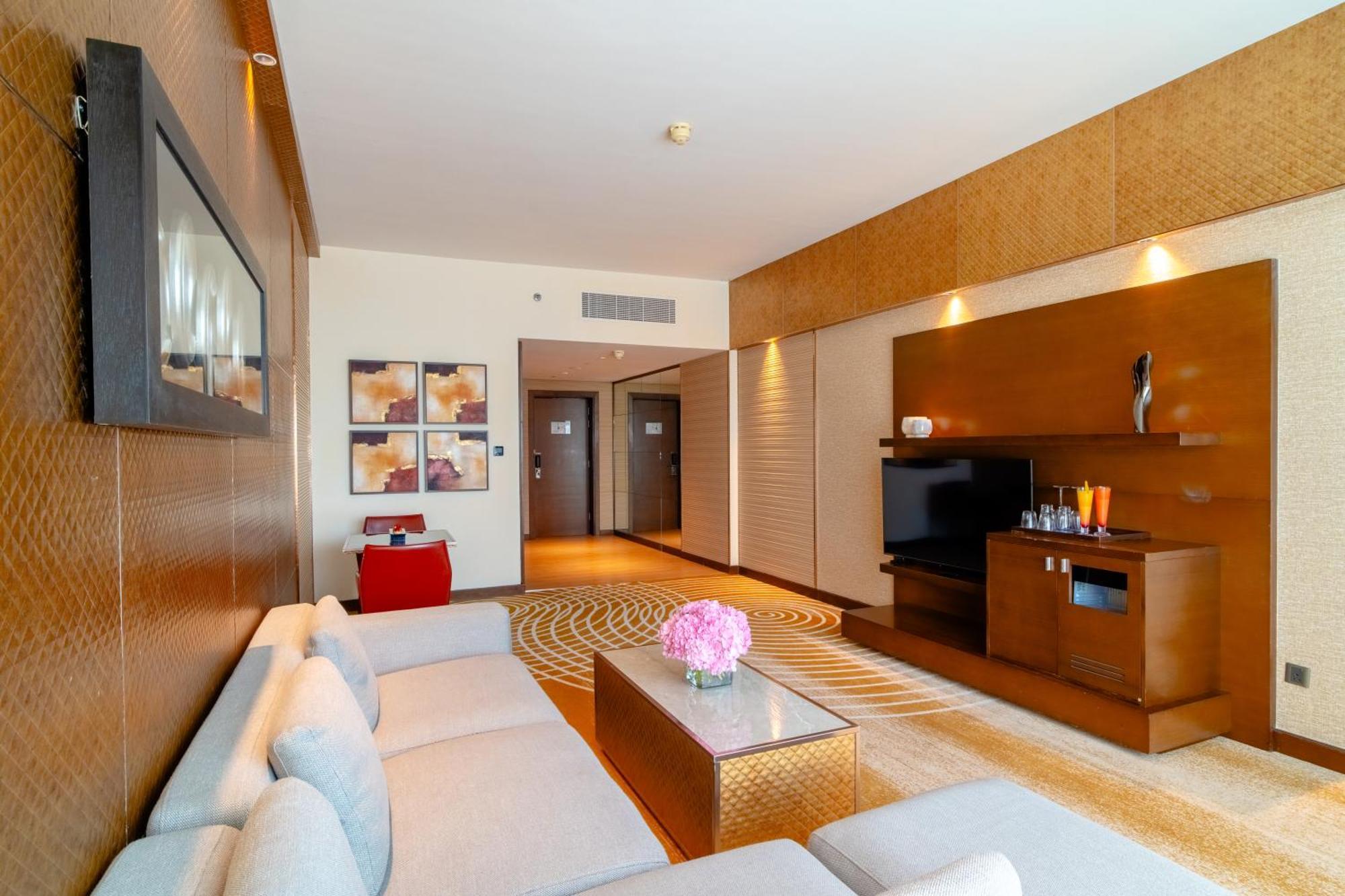 Asiana Hotel Дубай Экстерьер фото A suite at the hotel