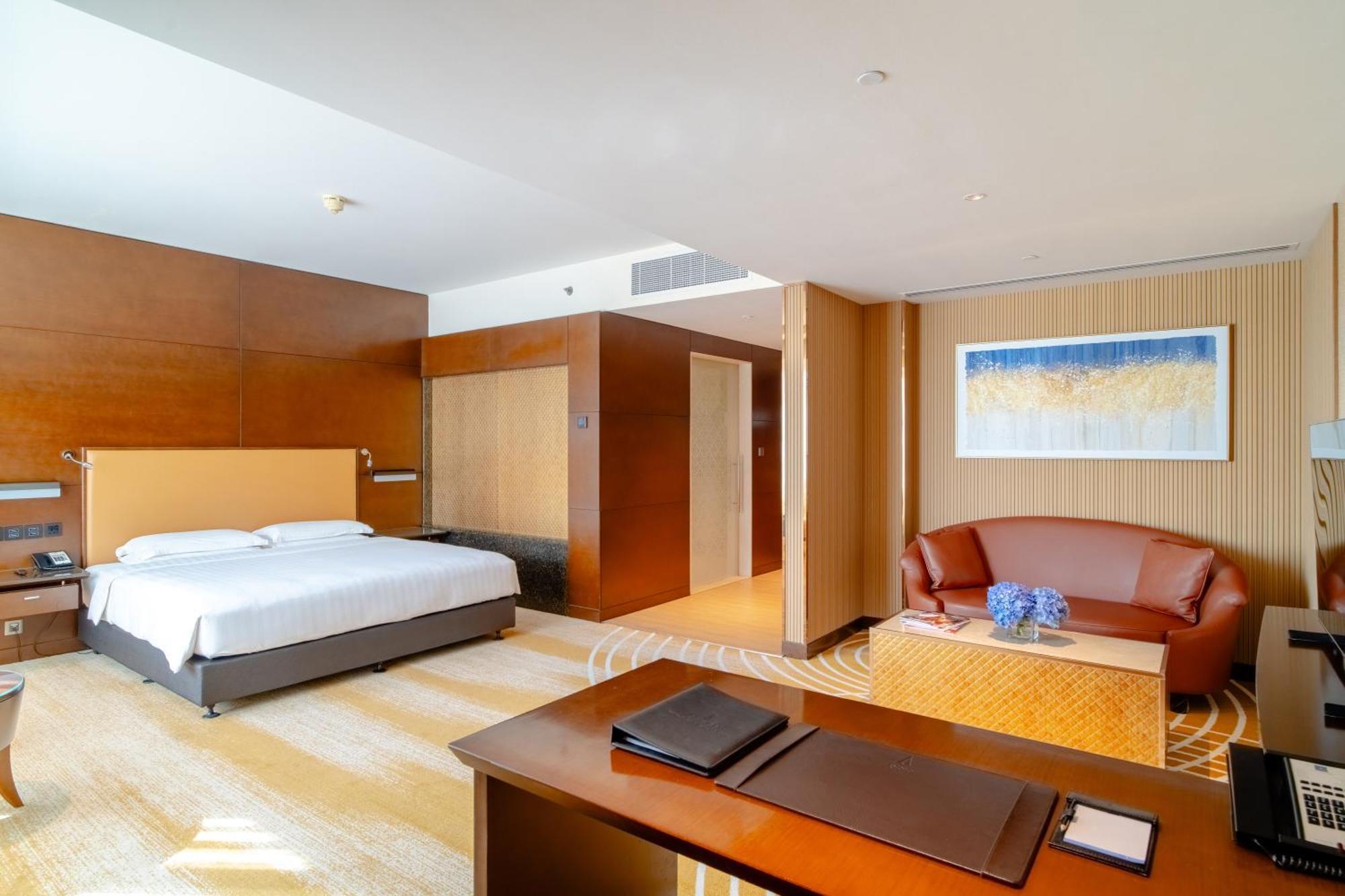 Asiana Hotel Дубай Экстерьер фото A suite at the hotel