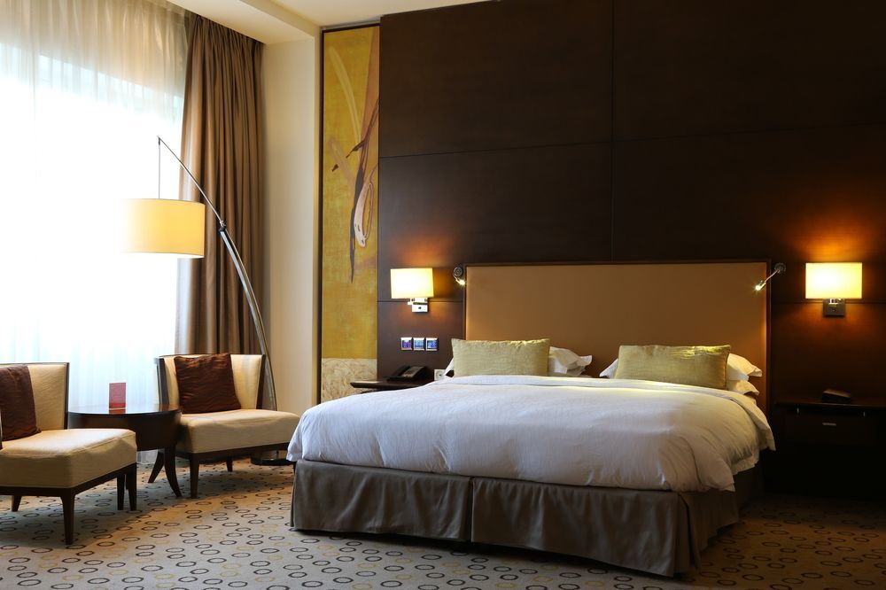 Asiana Hotel Дубай Экстерьер фото A room at the hotel